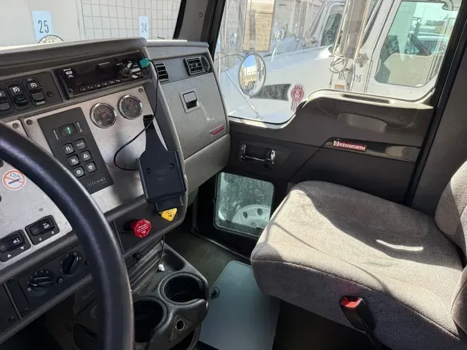 2018 KENWORTH T370