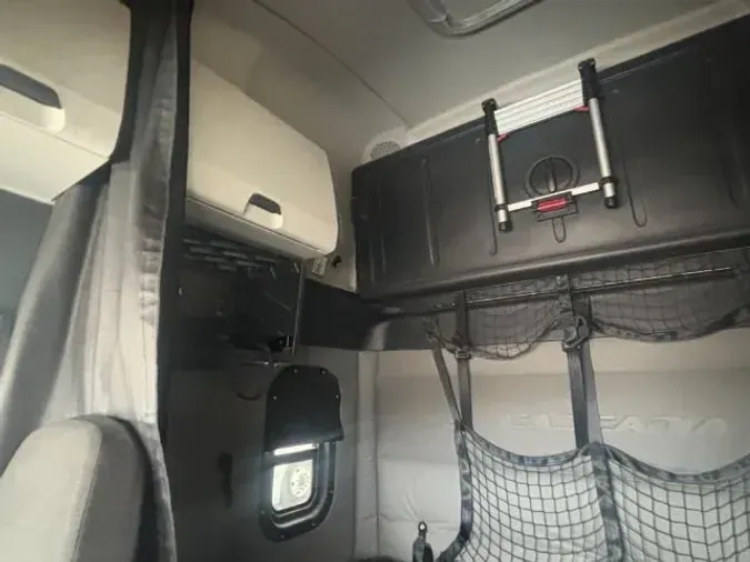 2020 Freightliner New Cascadia 126