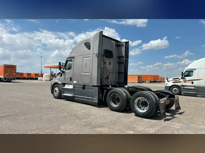 2022 Freightliner Cascadia 126
