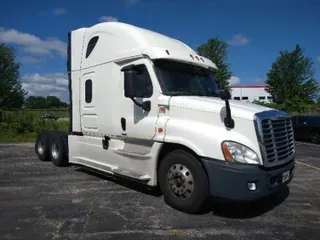 2016 FREIGHTLINER X12564ST