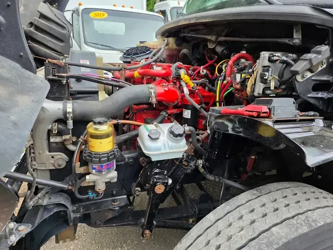 2018 FREIGHTLINER M2 106