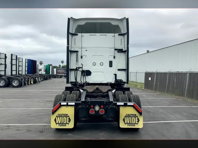 2022 INT LT625 6x4