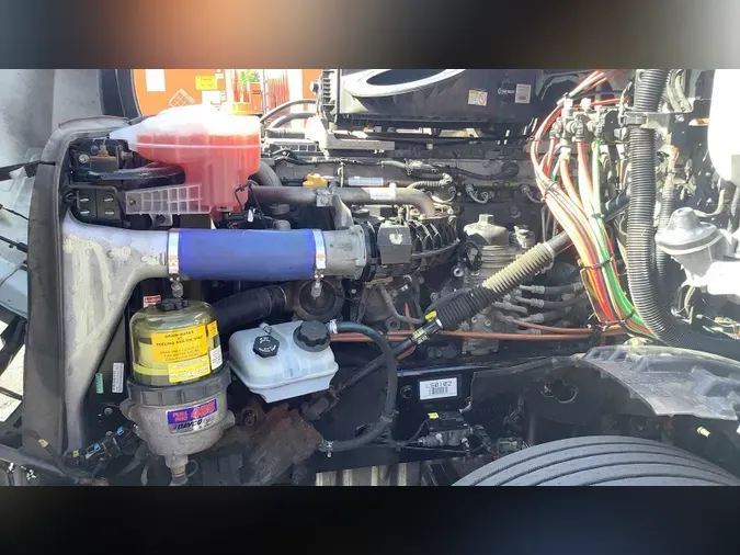 2020 Freightliner Cascadia 126