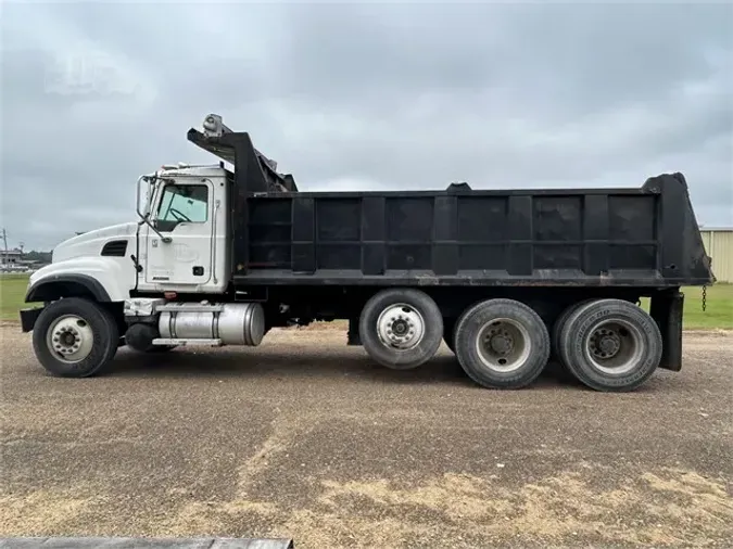 2005 MACK GRANITE CV713