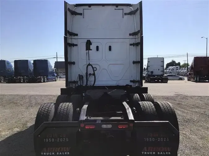 2020 FREIGHTLINER CA126