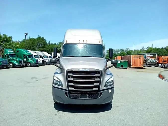 2022 Freightliner Cascadia 126