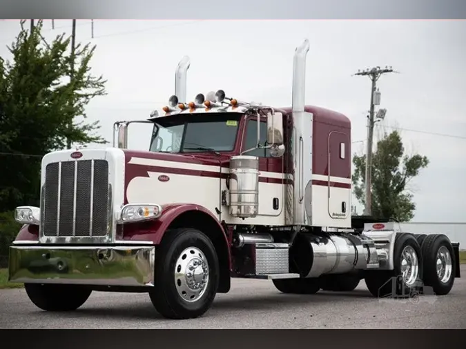 2022 PETERBILT 389