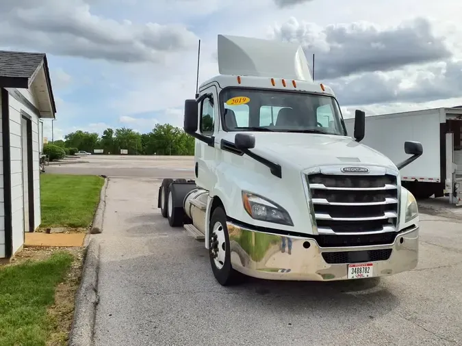 2019 FREIGHTLINER/MERCEDES NEW CASCADIA PX126644c185386c2e828a1b5014ed525cd388f