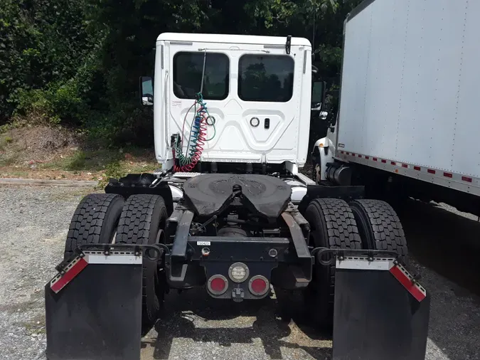 2018 FREIGHTLINER/MERCEDES CASCADIA 113