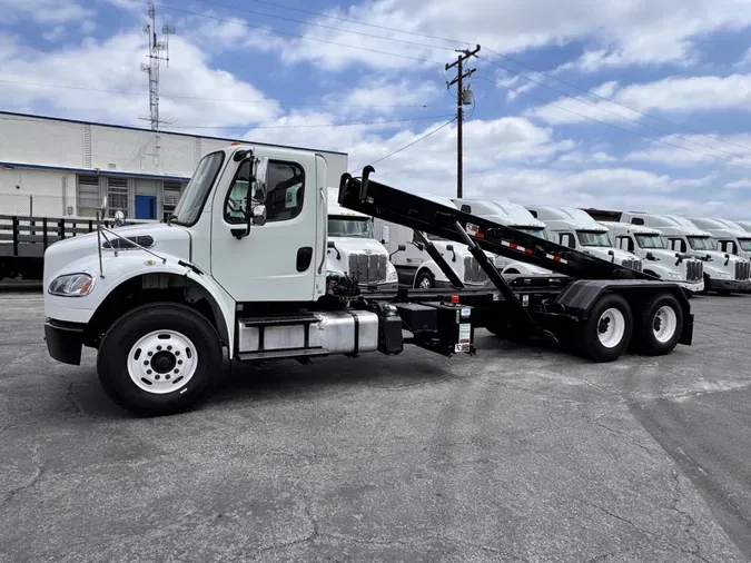 2018 Freightliner Business Class M2 106