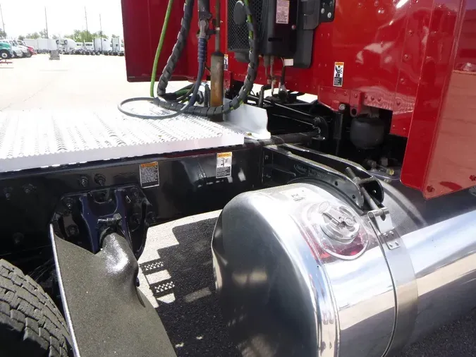 2023 Peterbilt 5794c25e269874a8daa3c3b7d7280085fa3