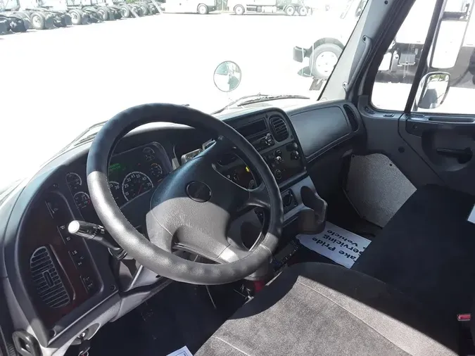2018 FREIGHTLINER M2 106