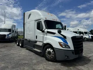 2020 FREIGHTLINER CA126