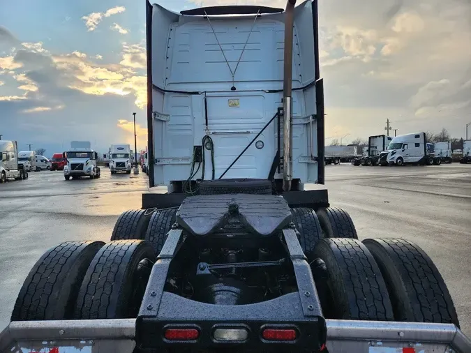 2020 VOLVO VNL64T860