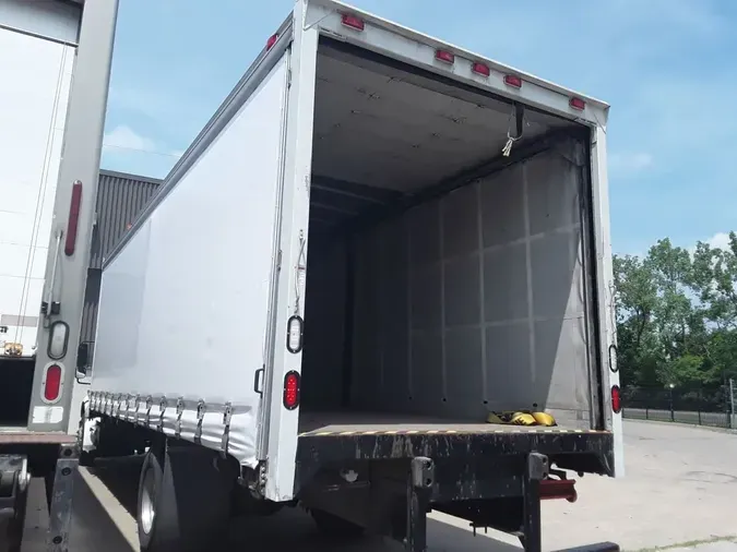 2015 FREIGHTLINER M2 106