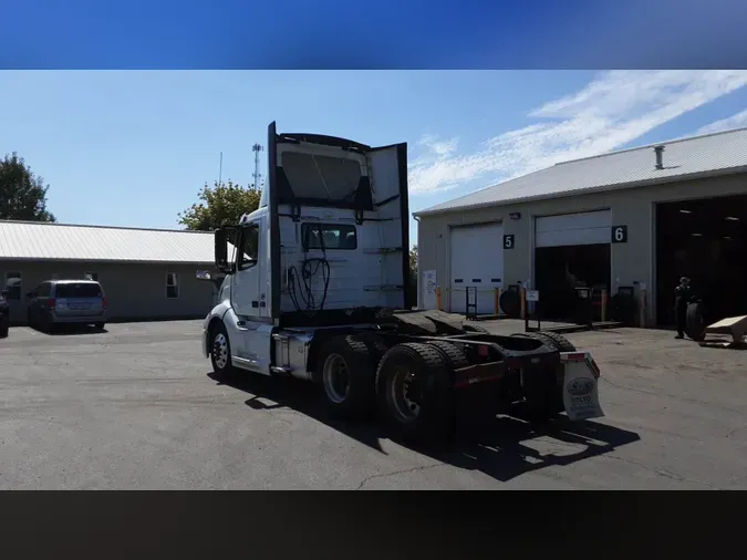 2018 Volvo VNL300