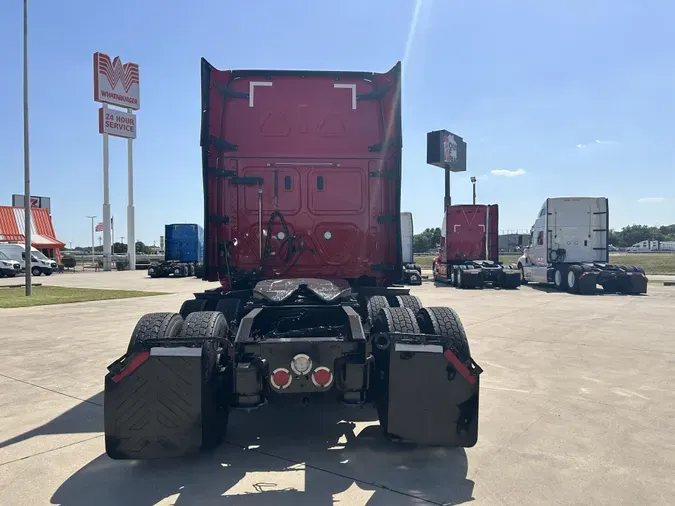 2022 Freightliner Cascadia