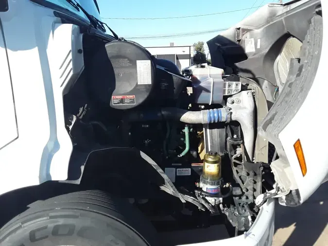 2020 VOLVO VNR64T-640