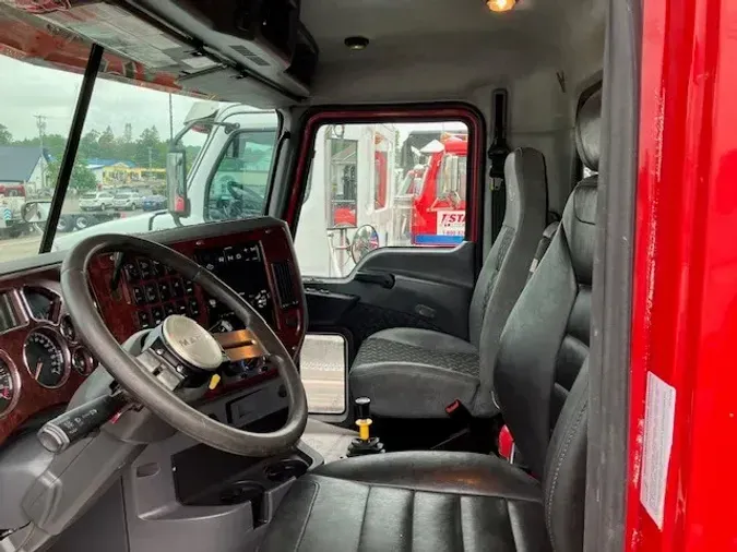 2018 Mack GU800