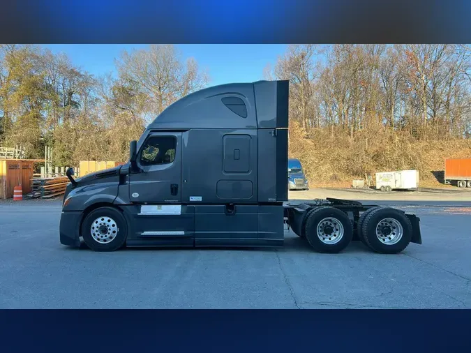 2023 Freightliner Cascadia 126