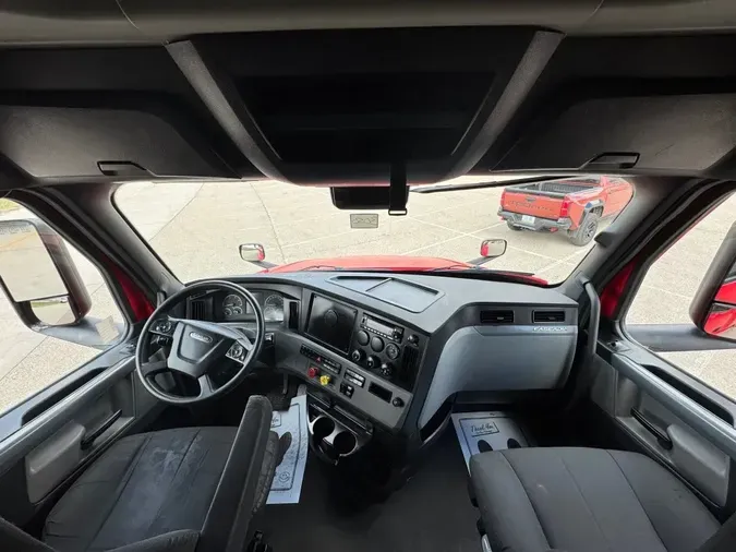 2022 FREIGHTLINER Cascadia 126