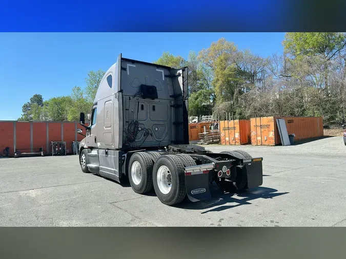 2022 Freightliner Cascadia 126