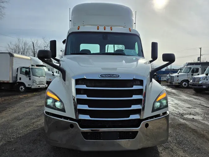 2019 FREIGHTLINER/MERCEDES NEW CASCADIA 116