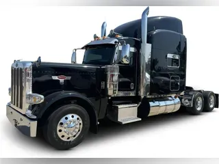 2022 Peterbilt 389