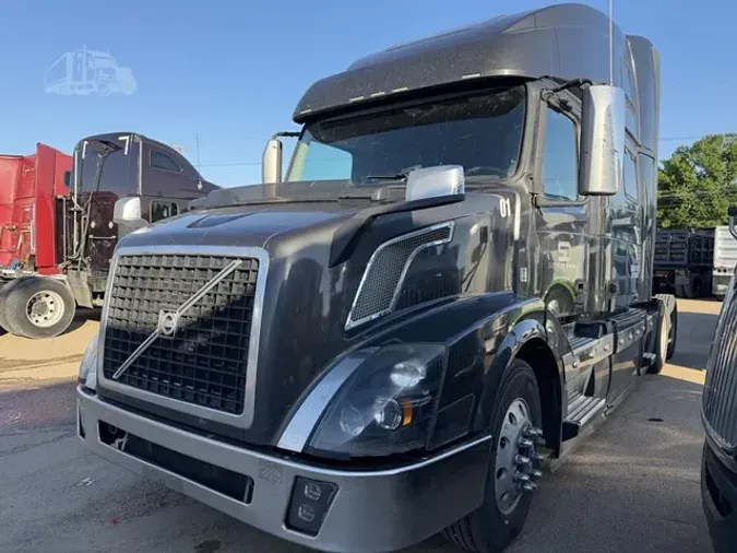 2017 VOLVO VNL64T780