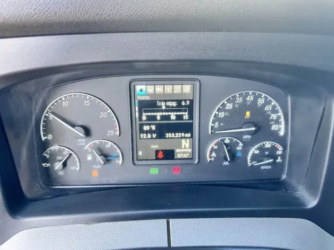 2021 Freightliner Cascadia 126