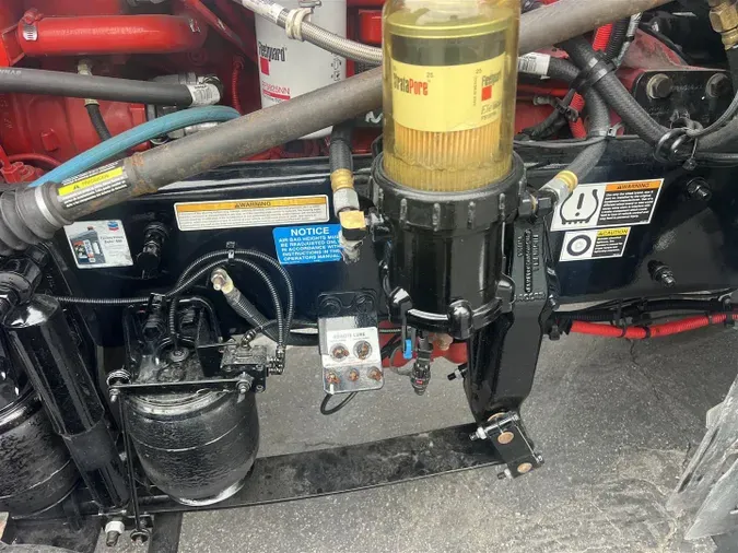 2023 Peterbilt 389