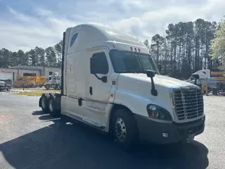 2020 Freightliner X12564ST