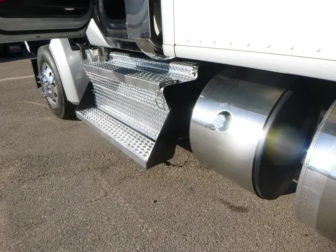 2020 Kenworth W990