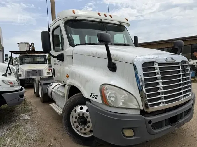 2011 FREIGHTLINER CASCADIA 125