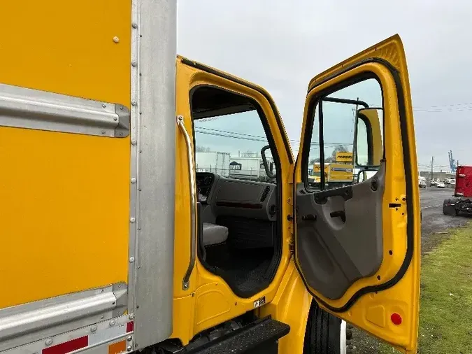 2018 Freightliner M2