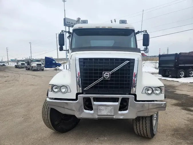 2008 VOLVO VHD64FT200