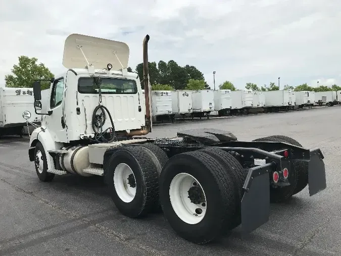 2017 Freightliner M211264S