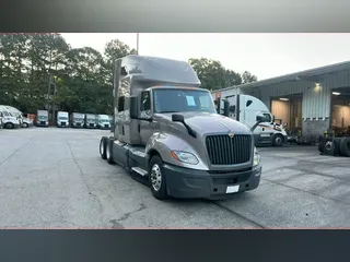 2022 International LT