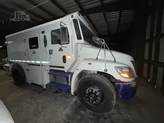 2008 HINO 268