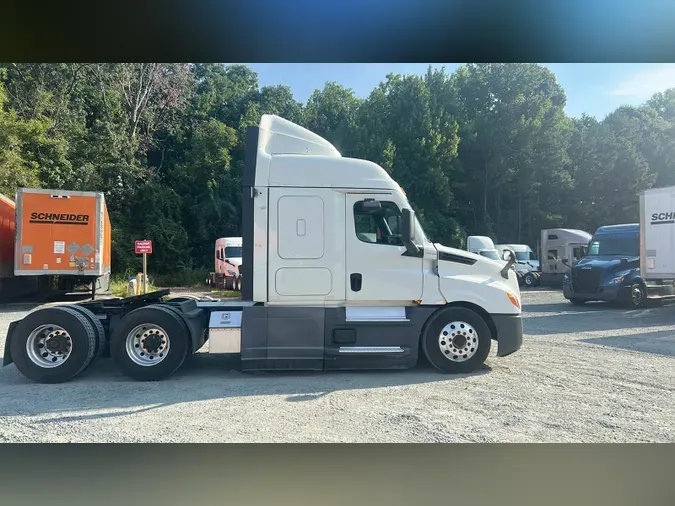 2021 Freightliner Cascadia 126