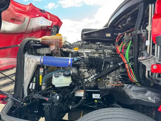 2023 FREIGHTLINER Cascadia 126