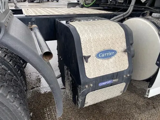 2023 Volvo VNR64T400