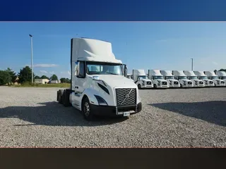 2019 Volvo VNL300