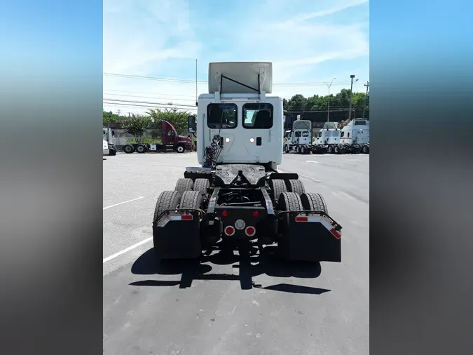 2017 FREIGHTLINER/MERCEDES CASCADIA 125