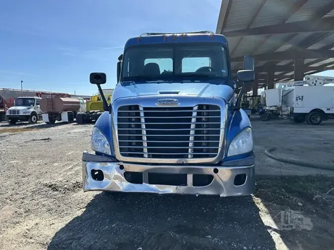 2010 FREIGHTLINER CASCADIA 125