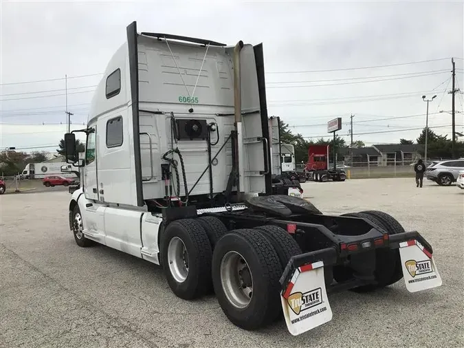 2022 VOLVO VNL860