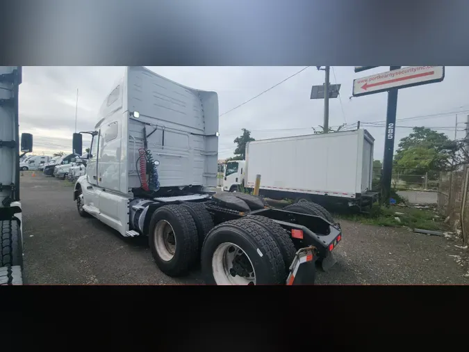 2019 VOLVO VNL64T-760