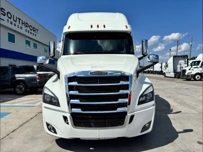 2023 Freightliner Cascadia 126