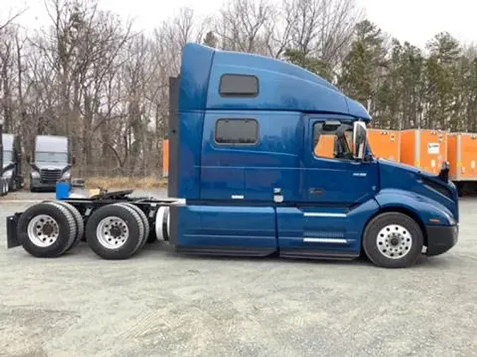 2022 Volvo VNL860