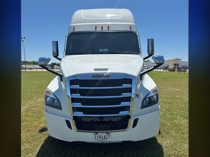2020 FREIGHTLINER CA126